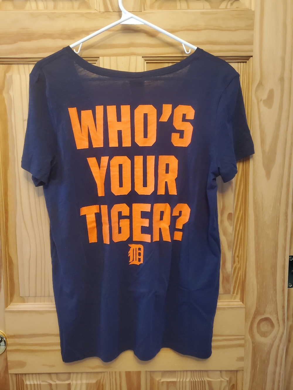 NWT Victoria's Secret PINK Detroit Tigers  Baseball T Shirt Large Rare
